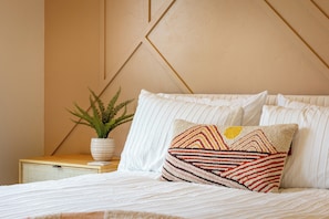 4 bedrooms, travel cot, WiFi, bed sheets