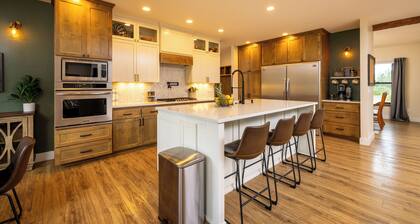 Cozy Retreat Family Home