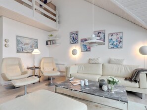 Una televisión, un reproductor de DVD