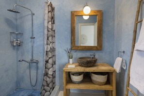 Een douche, een haardroger