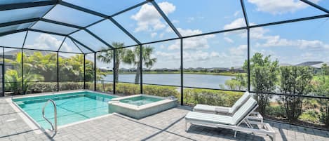 Piscine extérieure, piscine chauffée