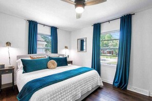 3 bedrooms, desk, iron/ironing board, travel crib
