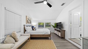 3 Schlafzimmer, Schreibtisch, Bügeleisen/Bügelbrett, Reisekinderbett