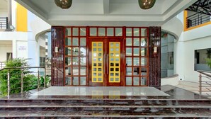 Property entrance - Golden Chariot Hotel Daman (Daman)