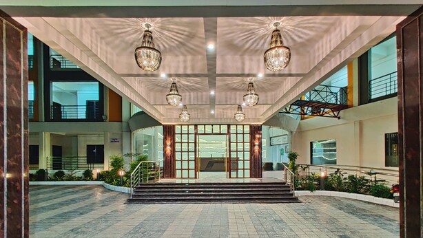 Property entrance - Golden Chariot Hotel Daman (Daman)