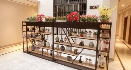 Haolong Hotel (Qionghai Yinhai Road Grain Street Branch)