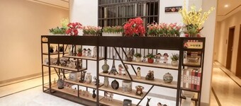 Haolong Hotel (Qionghai Yinhai Road Grain Street Branch)