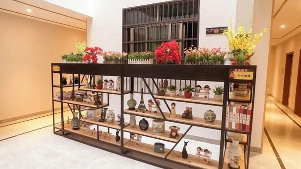 Interior - Haolong Hotel (Qionghai Yinhai Road Grain Street Branch) (Qionghai)