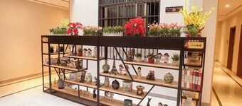 Haolong Hotel (Qionghai Yinhai Road Grain Street Branch)