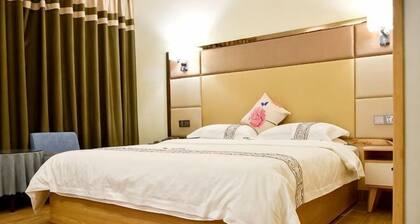 Haolong Hotel (Qionghai Yinhai Road Grain Street Branch)