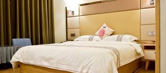 Haolong Hotel (Qionghai Yinhai Road Grain Street Branch)