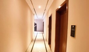 Interior - Haolong Hotel (Qionghai Yinhai Road Grain Street Branch) (Qionghai)