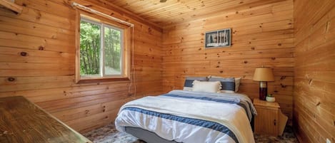 2 bedrooms, iron/ironing board, travel crib, WiFi