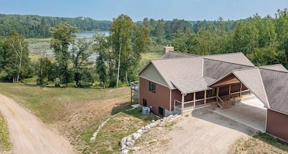 Rustic, Rural, Lake View - Dog Friendly | Little East Lake Escape LODGE