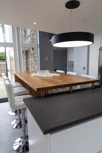Luxury Home on Valentia Island, Nightstown with sea view, Electric Car Charger