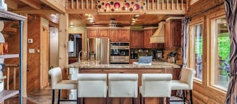 Deluxe Log Home overlooking quiet lake on the Pokegama chain of lakes!