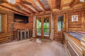 Desk, iron/ironing board, free WiFi, bed sheets