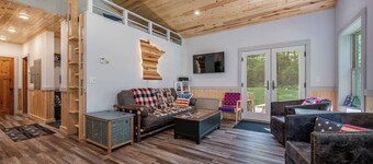 Long Lake Lookout - Two Bedroom, Two Bathroom, Private Lakefront Cabin in the Northwoods MN