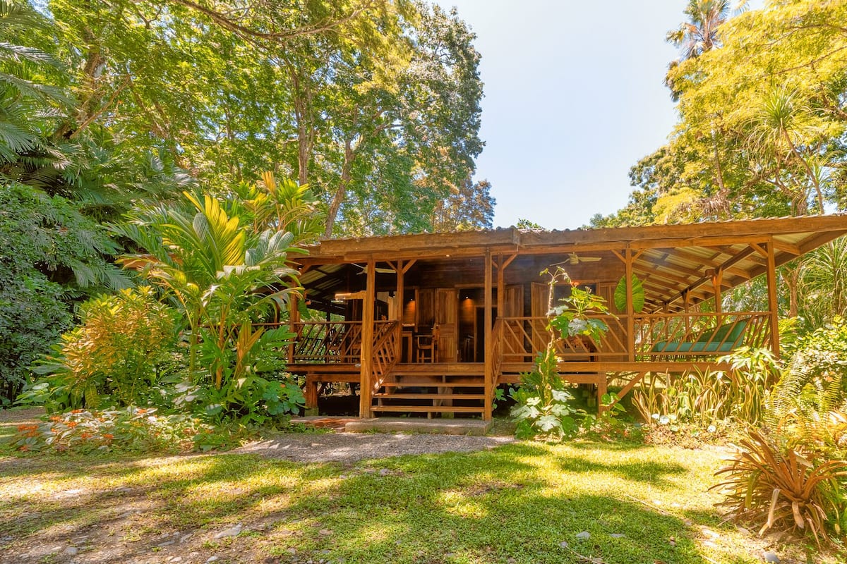 Bungalow – deluxe | Safe på rommet og wi-fi (inkludert)