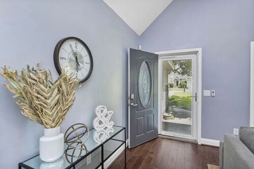 Spacious 4BR with Loft Bedroom