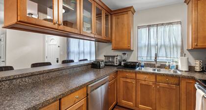 Family and pet friendly. Dedicated work station with local attractions.