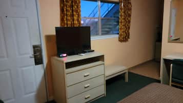 Standard Single Room, 1 Bedroom | In-room dining