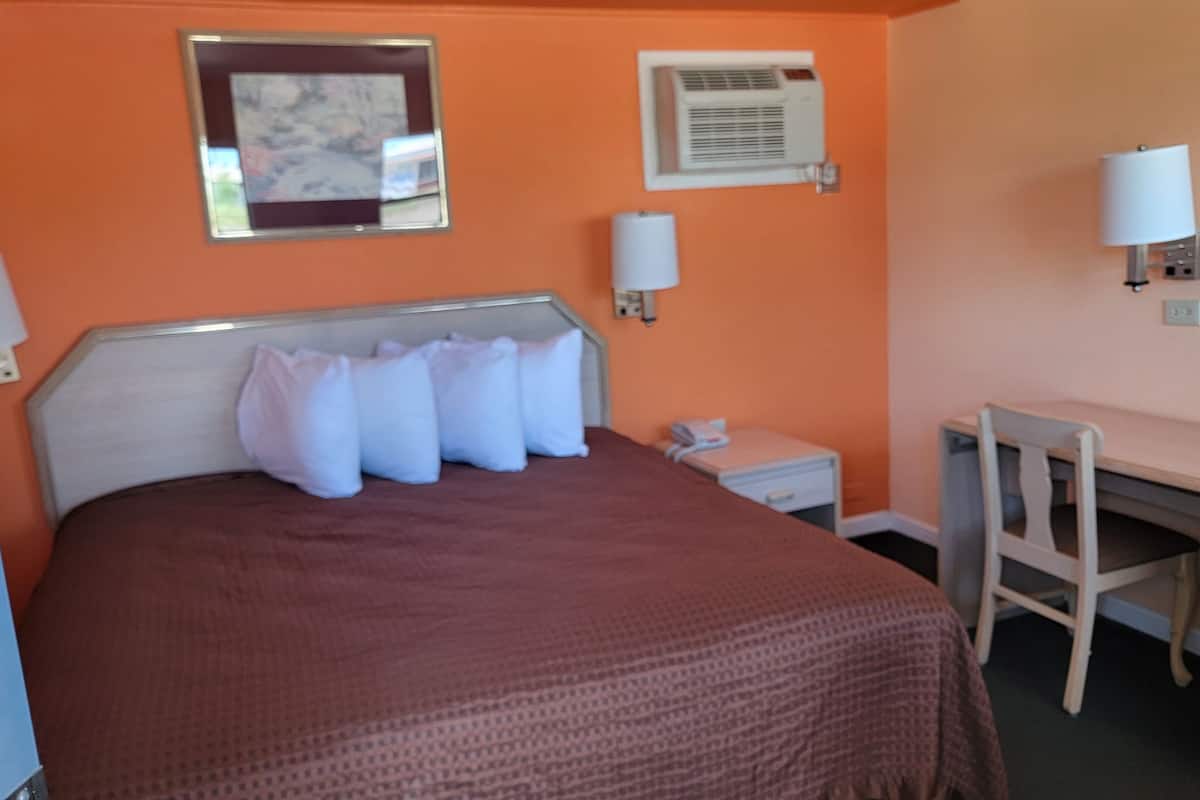 Standard Single Room, 1 Bedroom | Laptop workspace, free WiFi, bed sheets