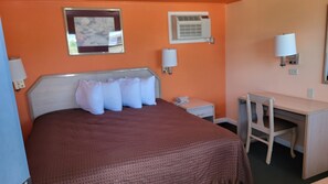 Quarto solteiro standard, 1 quarto | Espaço de trabalho para notebook, Wi-Fi de cortesia, roupa de cama