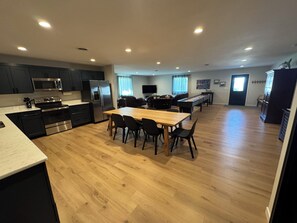 Fridge, microwave, oven, stovetop - Guest House at Geneva Beach Resort - Views of Lake Geneva (Alexandria)