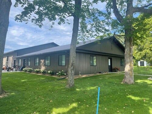 Guest House at Geneva Beach Resort - Views of Lake Geneva