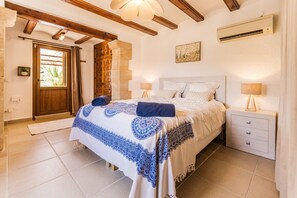 3 bedrooms, in-room safe, desk, iron/ironing board