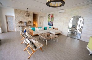 Living area - Spectacular OceanView 4BR PrivateBeach+Chef+Butler (Kecamatan Kuta Selatan)
