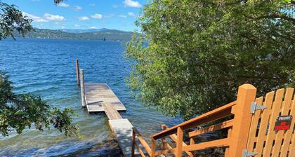 Silver Beach Getaway- Cozy Studio, Private Dock on Lake CDA!
