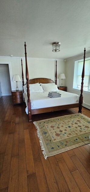 4 bedrooms, free WiFi, bed sheets