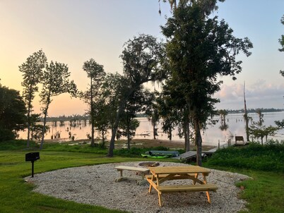 Lake Front Cottage with Kayaks, Dock, & EV Charger - Pet Friendly/Sleeps 4