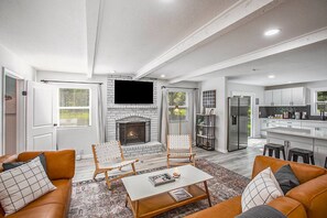 Televisión y oficina 