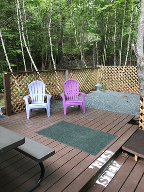 Terrace/patio - SUMMER HOUSE perfect for all the family with private, fenced doggy yard. (Bar Harbor)