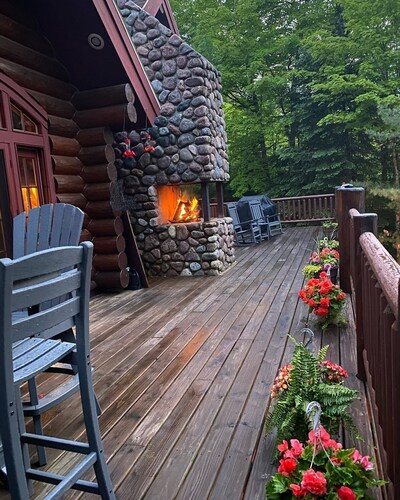 Northwoods Getaway + Lake, Fishing & Camp Vibes!