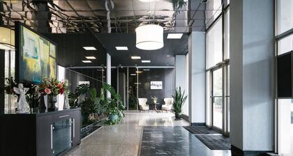 ATL Downtown 2BR with Free Parking Gym