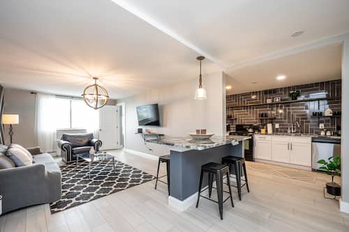City Apartment | Living area