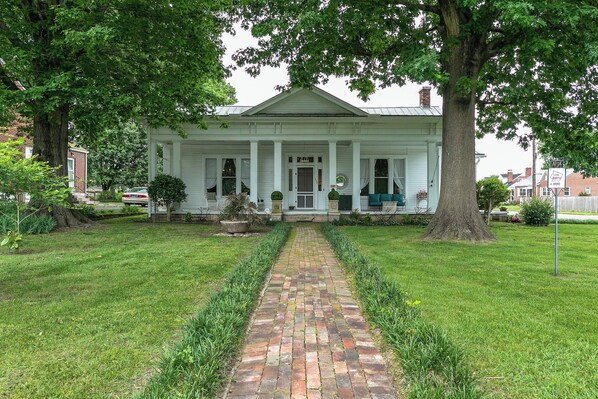 Exterior - 1883 Colonial Revival Historical Renovation (Mount Pleasant)