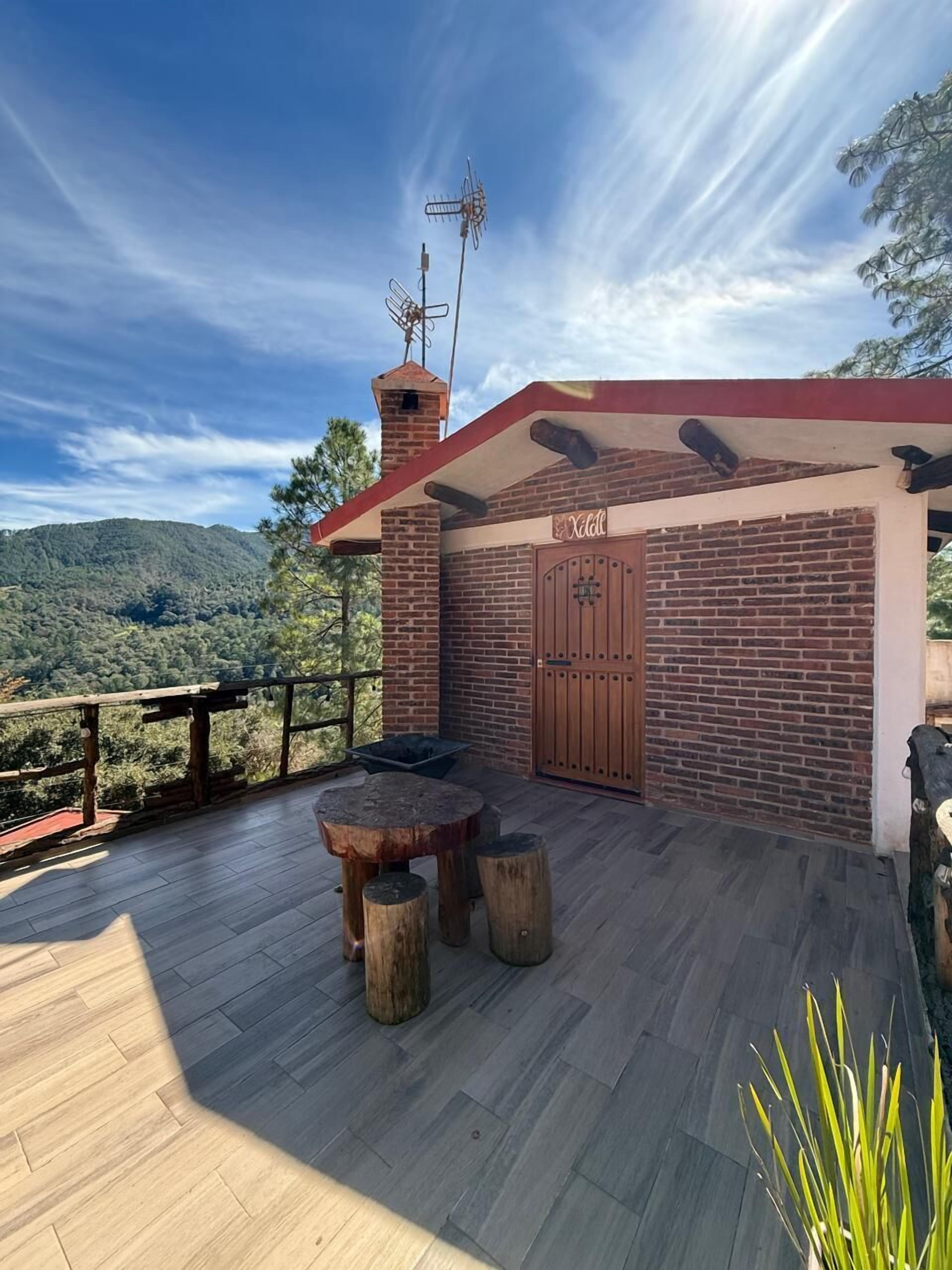 Vista frontal de la propiedad