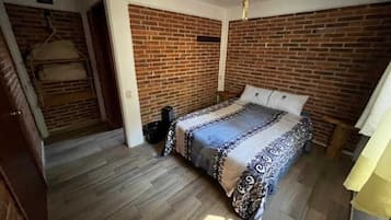 1 bedroom, down comforters, free WiFi