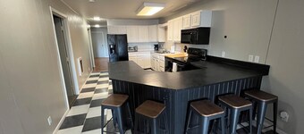 Updated apartment on Main Street! Easy access to bars, restaurants, & shopping!