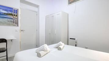 2 chambres, fer et planche Ă repasser, Wi-Fi, draps fournis
