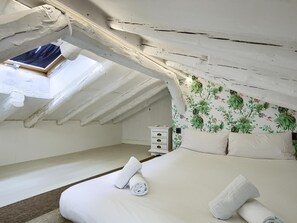 1 makuuhuone, silitysrauta/-lauta, internet, vuodevaatteet