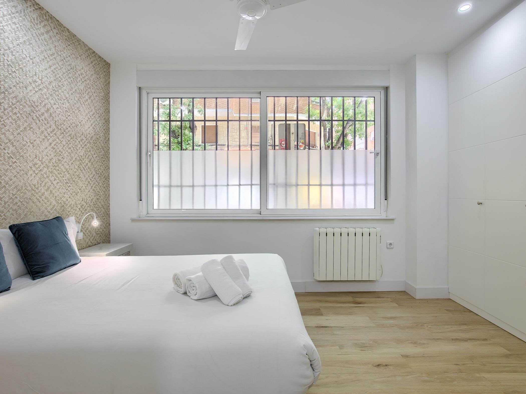 1 多间卧室、熨斗/熨衣板、WiFi、床单