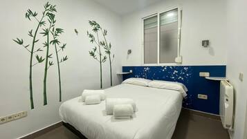 2 chambres, fer et planche Ă  repasser, accĂšs Internet, draps fournis