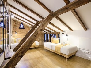 2 slaapkamers, een strijkplank/strijkijzer, internet, beddengoed