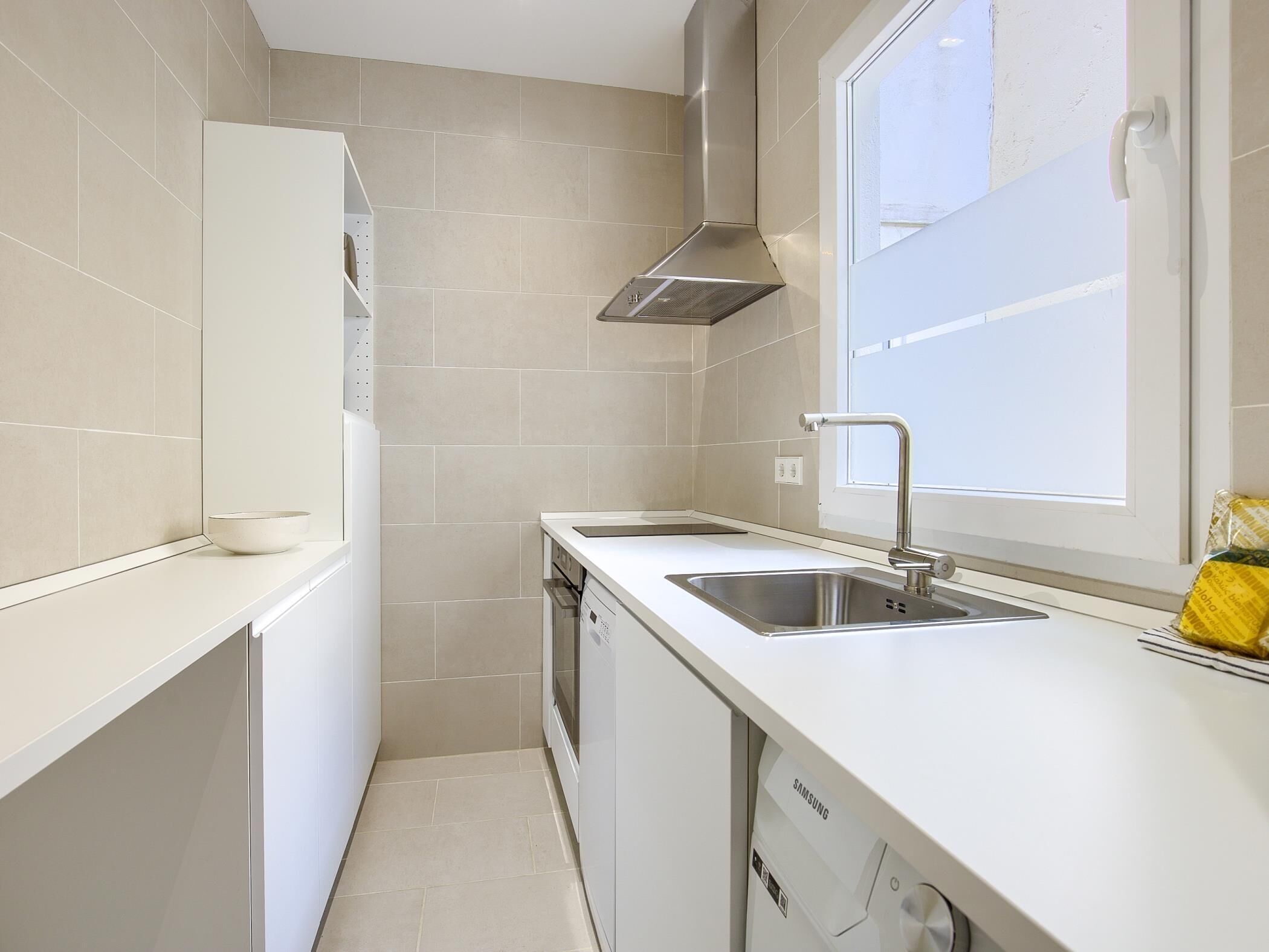 Réfrigérateur, micro-ondes, four, lave-vaisselle